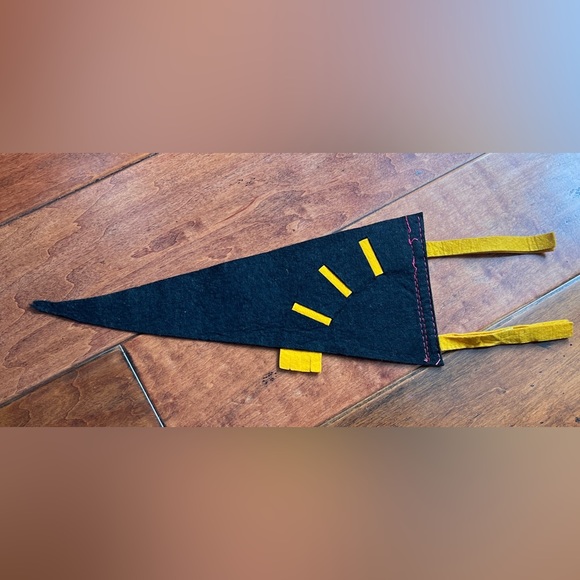 1955 San Francisco Pennant, Cliff House At Seal Rocks Sight Black And Yellow - Picture 3 of 4